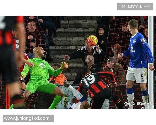 足总杯惊天逆转里昂4-0战胜AC米兰补时进球引发争议判罚全场沸腾