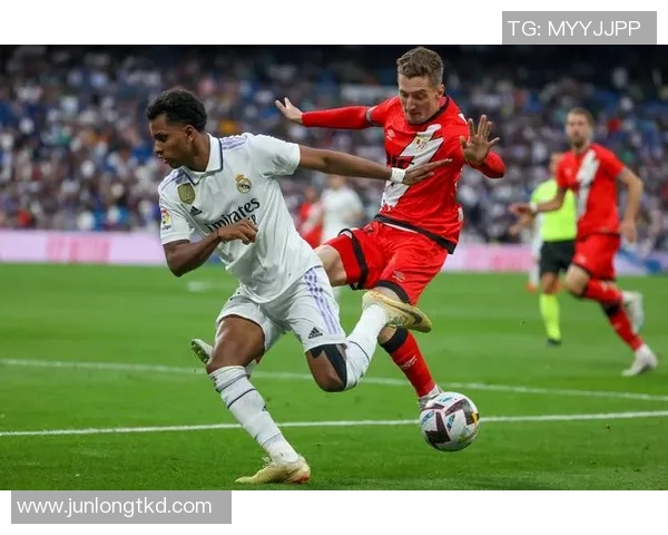 西甲激战曼联逆转切尔西四比三战术解析与精彩瞬间回顾